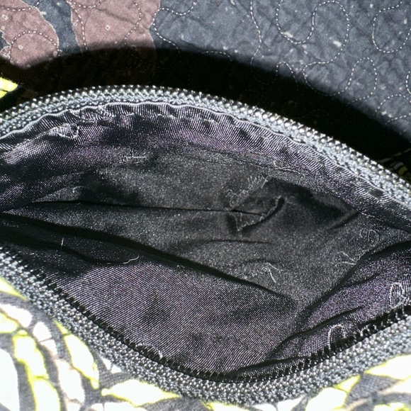 Vera Bradley Ziggy Stripe Hipster Crossbody. - Picture 8 of 11